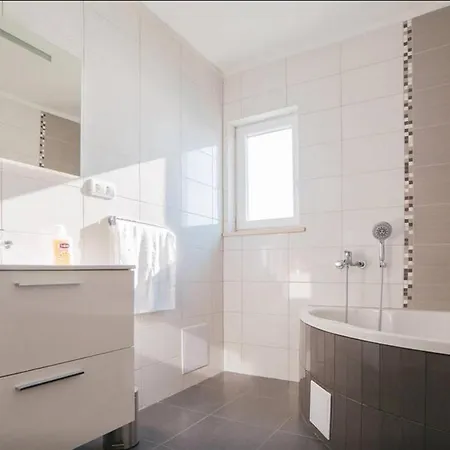 Family Friendly Seaside Stanici, - 16606 Apartament *