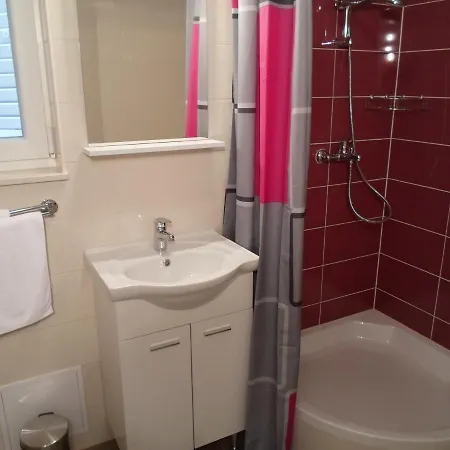 Family Friendly Seaside Stanici, - 16606 *