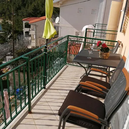 Family Friendly Seaside Stanici, - 16606 Apartament *
