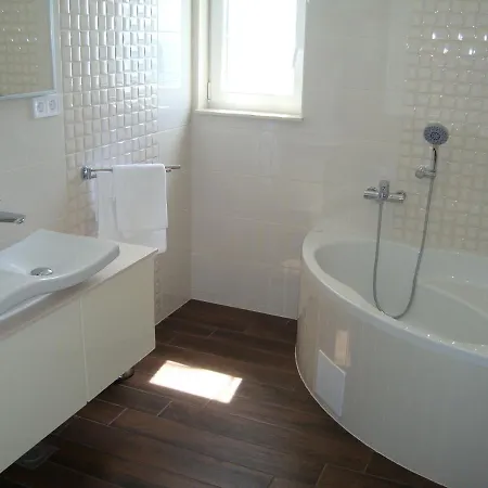 Family Friendly Seaside Stanici, - 16606 Apartament *